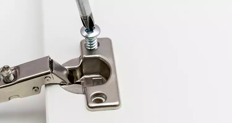 Screen Door Hinge Repair in Venice, FL