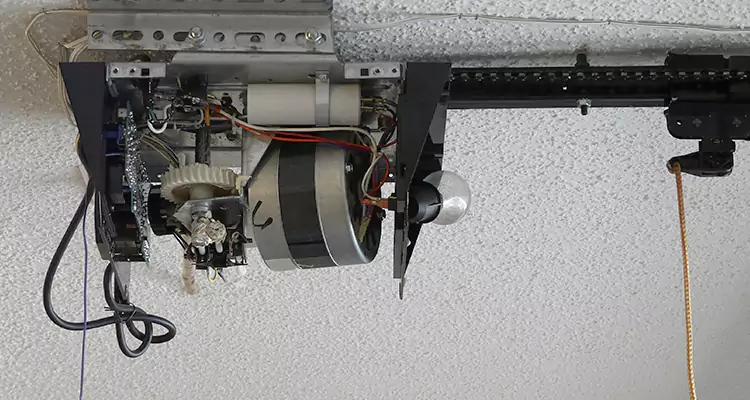 Emergency Garage Door Opener Repair in Venice, FL