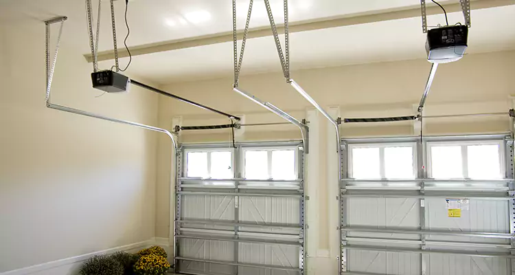 Residential Emergency Garage Door Repair in Venice, FL