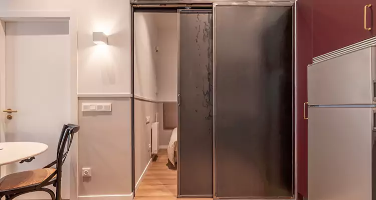 We Fix Closet Sliding Door in Venice, FL