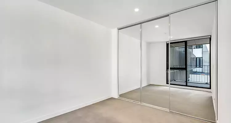 Why Homeowners Choose Us for Sliding Mirror Door Replacement in Venice, FL