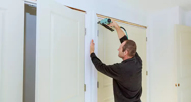 Top Rated Door Fixing ServiceFixing Garage Door Track in Venice, FL