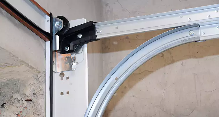 Maintain Liftmaster Garage Door Off Track in Venice, FL